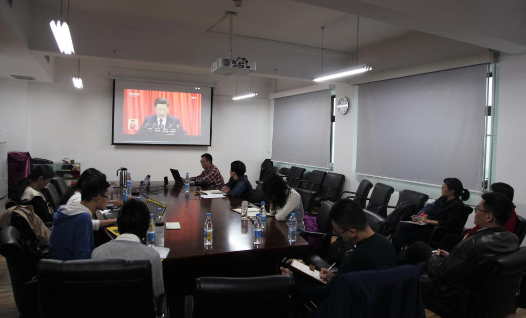 学院南路校区师生党员观看直播现场