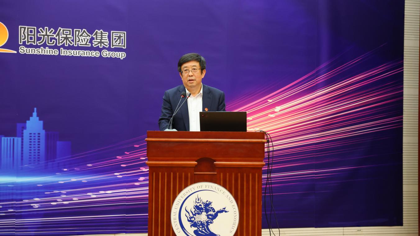 图3:马海涛校长致欢迎辞